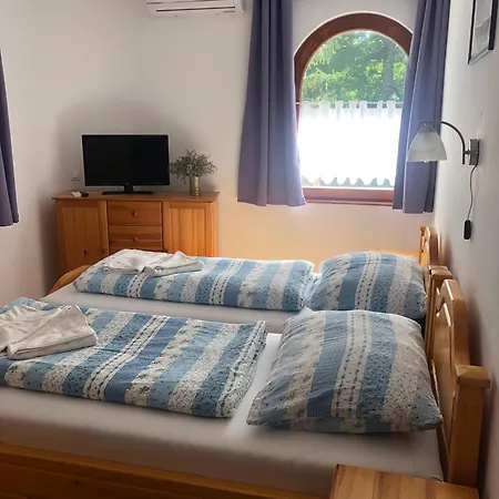 Bed & Breakfast Kaptalan Vendeghaz Balatonalmádi