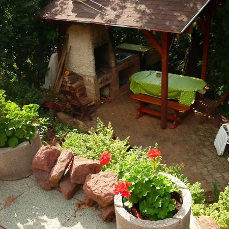 Kaptalan Vendeghaz Balatonalmádi